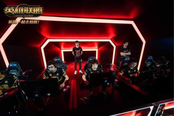 RNG��սKZ LPL־��ͷ������