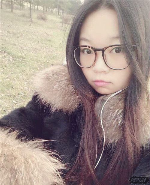 ������ҫ��һ������ Ů��˵��������ֱ���ײ�